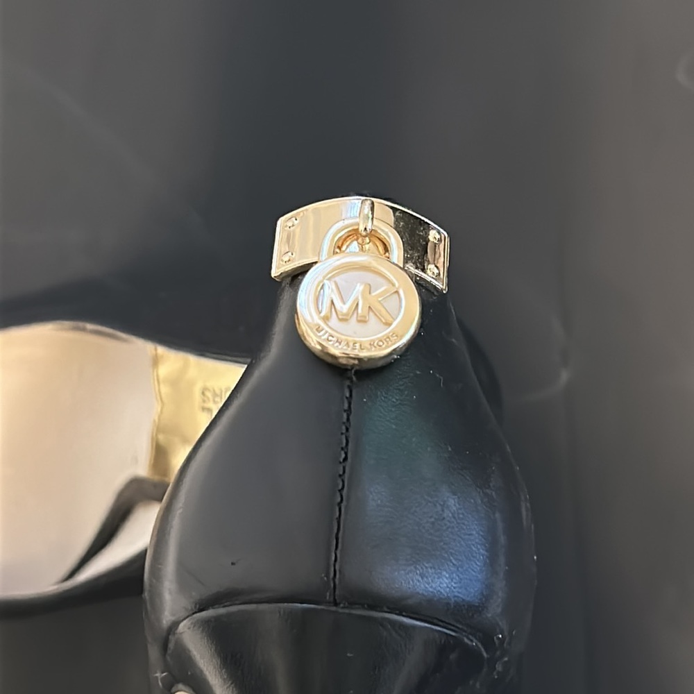 MICHAEL KORS PUMP SHOE SIZE 8 1/2 - Picture 7 of 12